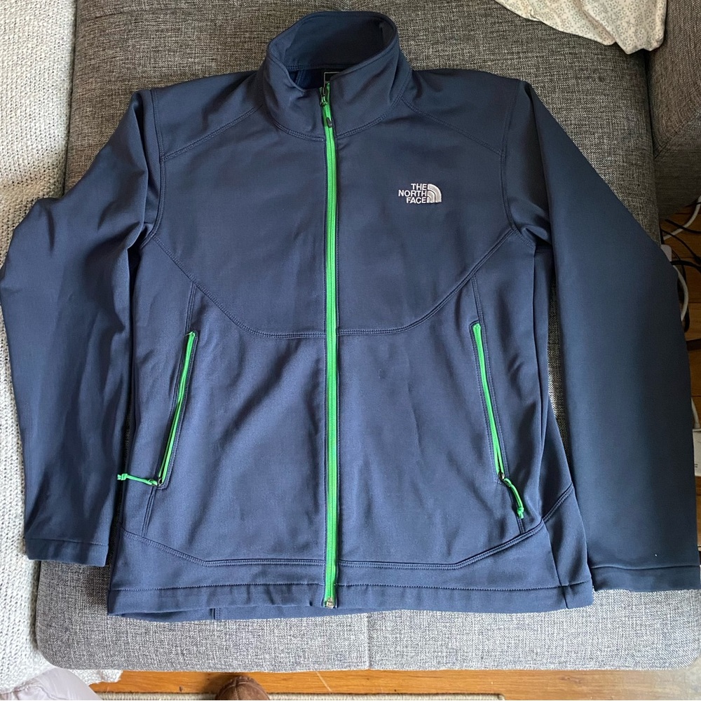Men’s Lightweight Fleece Material Jacket (SIZE L)